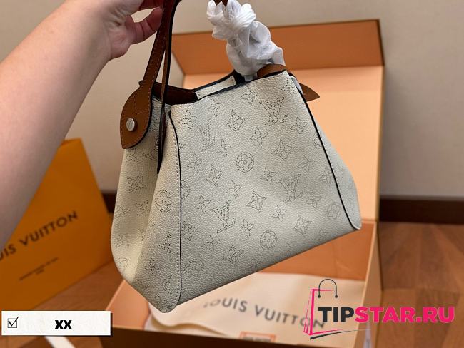 LV hollow bucket bag 23*20cm - 1