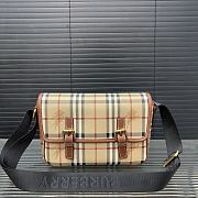 Burberry  flap messenger bag 22 x 16 cm - 1