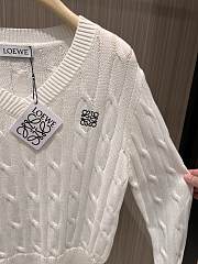 Loewe Classic logo V-neck cable knit sweater cotton white sweater - 2