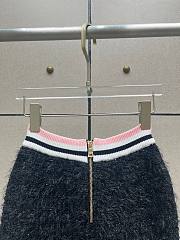 B Knitted contrast black skirt  - 4