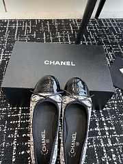 Chanel 24ss classic bow round head ballet black and white shoes  - 2