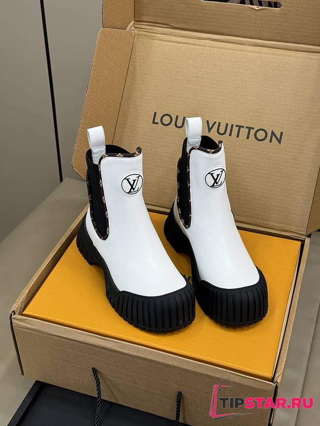 LV classic shell bottom ankle white boots - 1