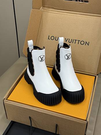 LV classic shell bottom ankle white boots