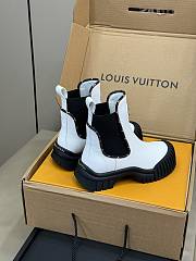 LV classic shell bottom ankle white boots - 3