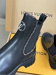 LV classic shell bottom ankle black boots - 5