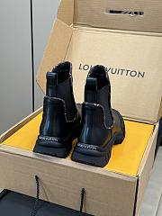 LV classic shell bottom ankle black boots - 2