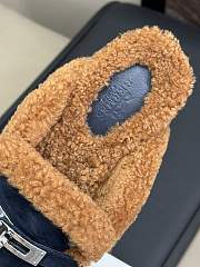 Hermes kelly brown fur dark blue half-slippers - 4