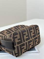 Fendi lunch box bag 15×9×13cm  - 4