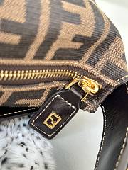 Fendi lunch box bag 15×9×13cm  - 2