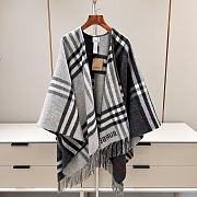 Burberry matching cashmere cape scaft 137x152cm  - 1