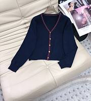 Set dark blue V-neck knitted wool cardigan + age-reducing pleated skirt  - 5