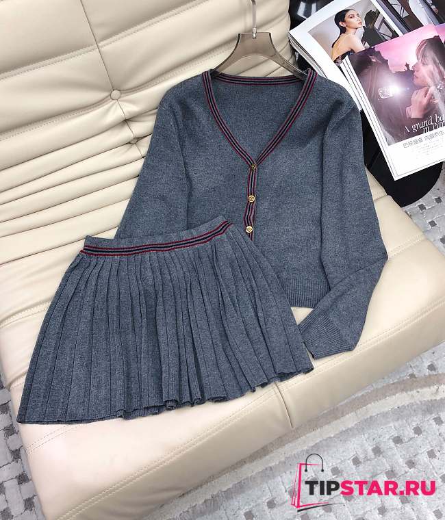 Set grey V-neck knitted wool cardigan + age-reducing pleated skirt  - 1