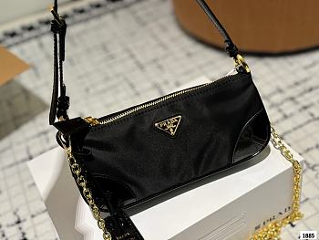 Prada popular underarm bag 22x10cm