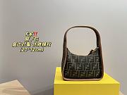 Fendi Retro Underarm Bag 20X12CM - 4