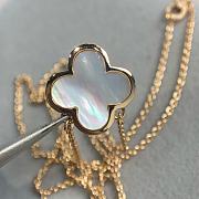 New White Mother-of-Pearl Four-Leaf Clover Necklace Rose Gold  - 4