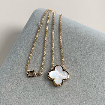 New White Mother-of-Pearl Four-Leaf Clover Necklace Rose Gold 