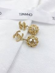 Chanel hollow mesh ball pearl earrings - 6