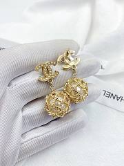 Chanel hollow mesh ball pearl earrings - 3