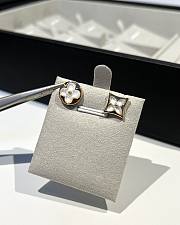 LV Blossom white shell asymmetrical earrings  - 2