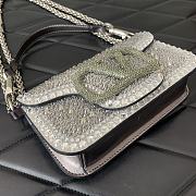 Valentino VLogo Signature small Locò crystal-embellished shoulder bag silver - 5