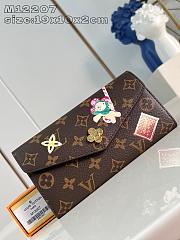 Louis Vuitton Sarah Wallet Exclusive Prelaunch - 1