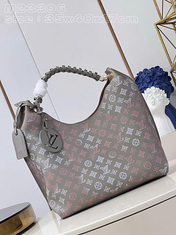 LOUIS VUITTON | Carmel Hobo Bag Mahina