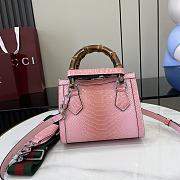 Gucci Diana mini tote bag in pink - 4