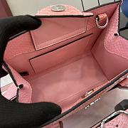 Gucci Diana mini tote bag in pink - 3