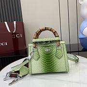 Gucci Diana mini tote bag in green - 1