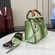 Gucci Diana mini tote bag in green - 4