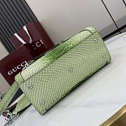 Gucci Diana mini tote bag in green - 3