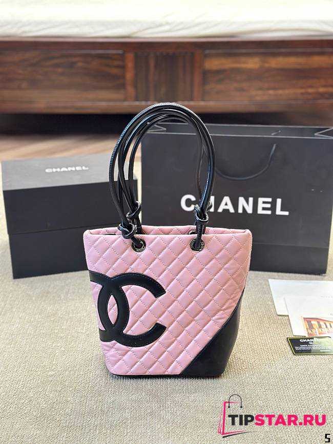 Chanel Cambon Line Shoulder Bag Caviar Skin Pink 20 cm - 1