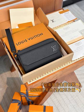 Louis Vuitton Aerogram Long Wallet Black