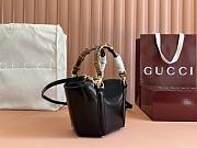 Gucci Mini bamboo top handle tote bag black shiny leather - 2