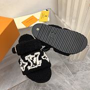 Louis Vuitton Fur Flat Sandals In Black White Pattern - 4