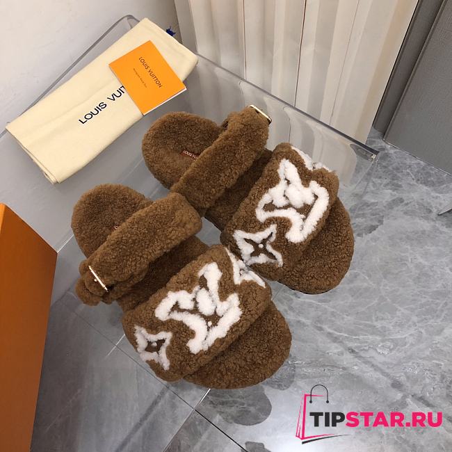 Louis Vuitton Fur Flat Sandals In Brown White Pattern - 1