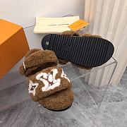 Louis Vuitton Fur Flat Sandals In Brown White Pattern - 6