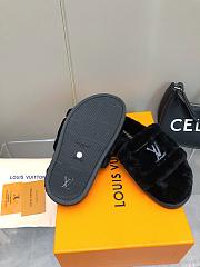 Louis Vuitton Fur Slipper In Black - 5