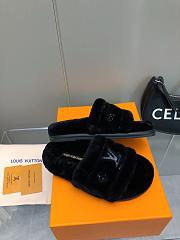 Louis Vuitton Fur Slipper In Black - 4