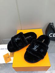 Louis Vuitton Fur Slipper In Black - 3