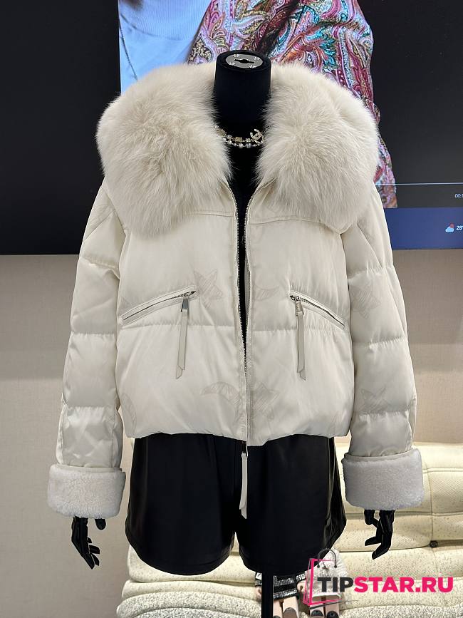 Max Mara Short Down Jacket In White - 1