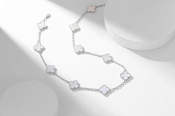 Van Cleef & Arpels Alhumbra Vintage Necklace Silver Tone In White