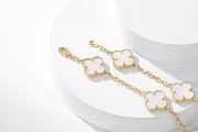 Van Cleef & Arpels Alhumbra Vintage Necklace Gold Tone In White - 6