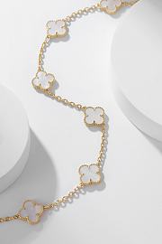 Van Cleef & Arpels Alhumbra Vintage Necklace Gold Tone In White - 4