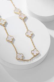 Van Cleef & Arpels Alhumbra Vintage Necklace Gold Tone In White - 3