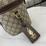 Gucci Porter medium travel bag Beige and dark brown GG Supreme canvas - 2