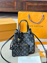 Louis Vuitton Blossom MM Mahina Black - 6