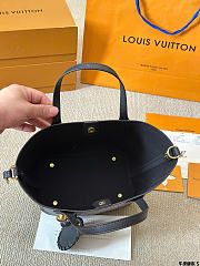 Louis Vuitton Blossom MM Mahina Black - 3