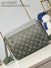 Louis Vuitton District Monogram Gradient - 3