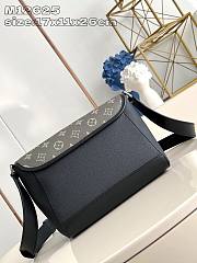 Louis Vuitton Pulse Messenger M12625 - 2